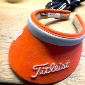 Woman’s Titelist Golf hat